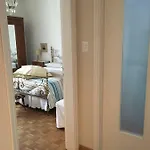 Bed & Breakfast Basisa *